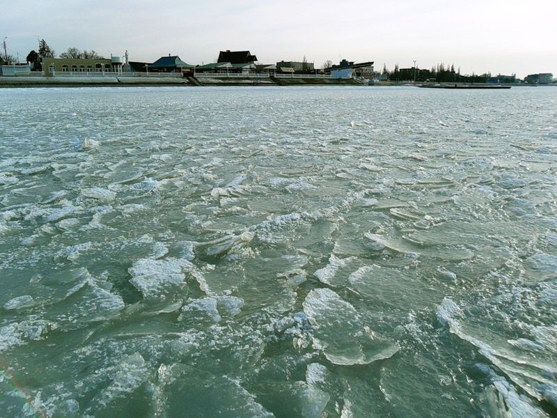Лёд Азовского моря